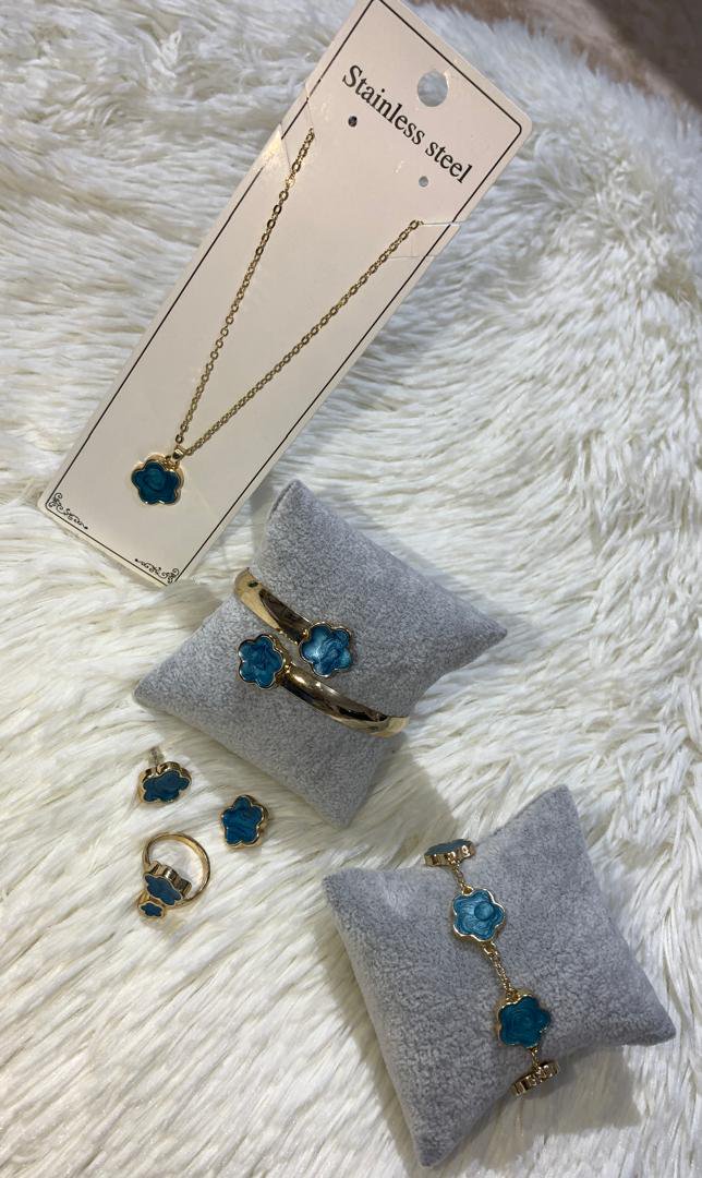 طقم كلوفر أزرق 5 قطع