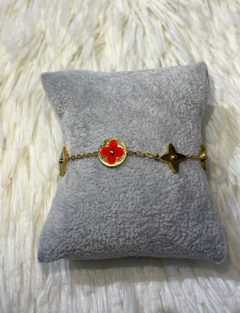 سوار سلسلة بزخارف متنوعة